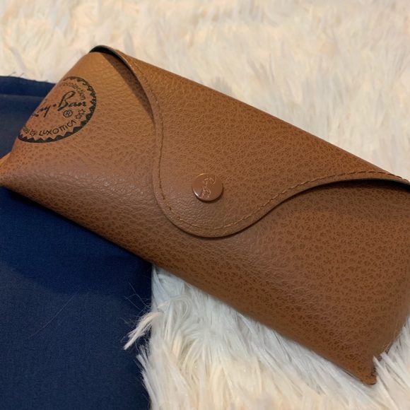 ** SOLD ** Ray-Ban sunglasses - Picture 2 of 5